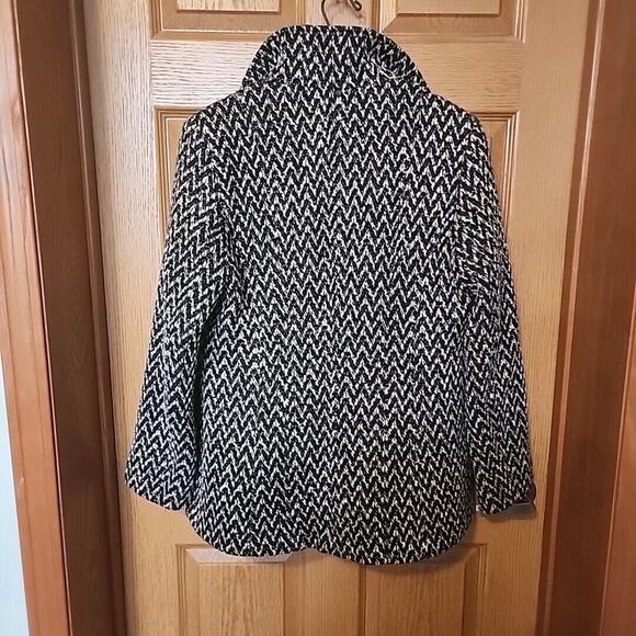 Kenneth Cole New York Women’s Size 12 Wool Blend Black White Pea Coat Chevron - Picture 10 of 12